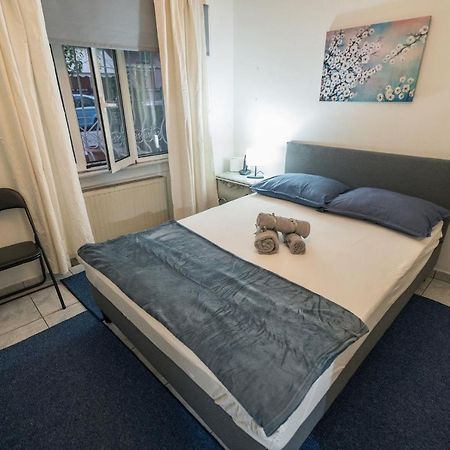 Marina Apartment Piraeus Buitenkant foto